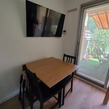 à à Pied&terrasse Appartement Hyères